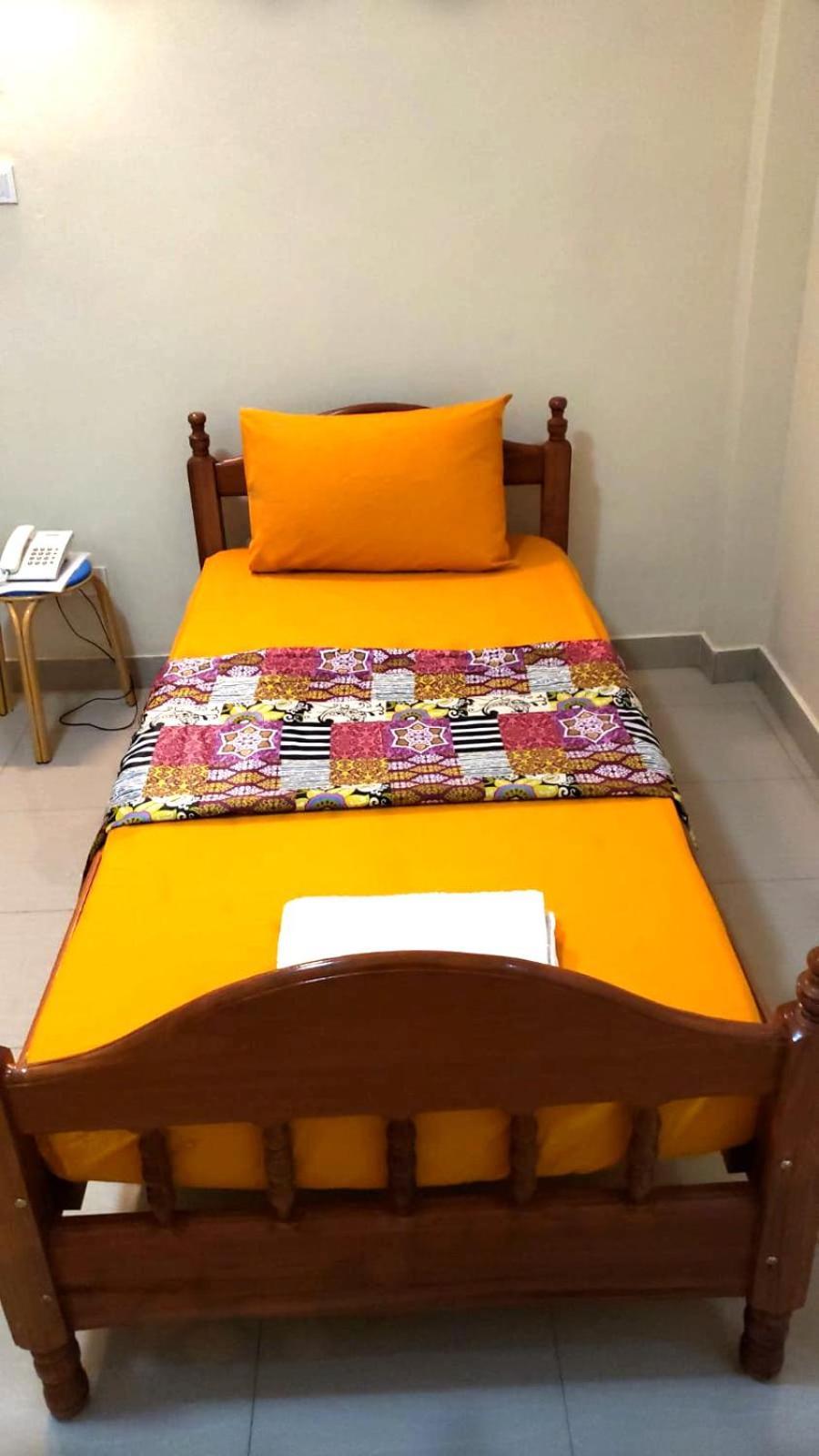 Hotel Les Fleurettes Уагадугу Екстериор снимка